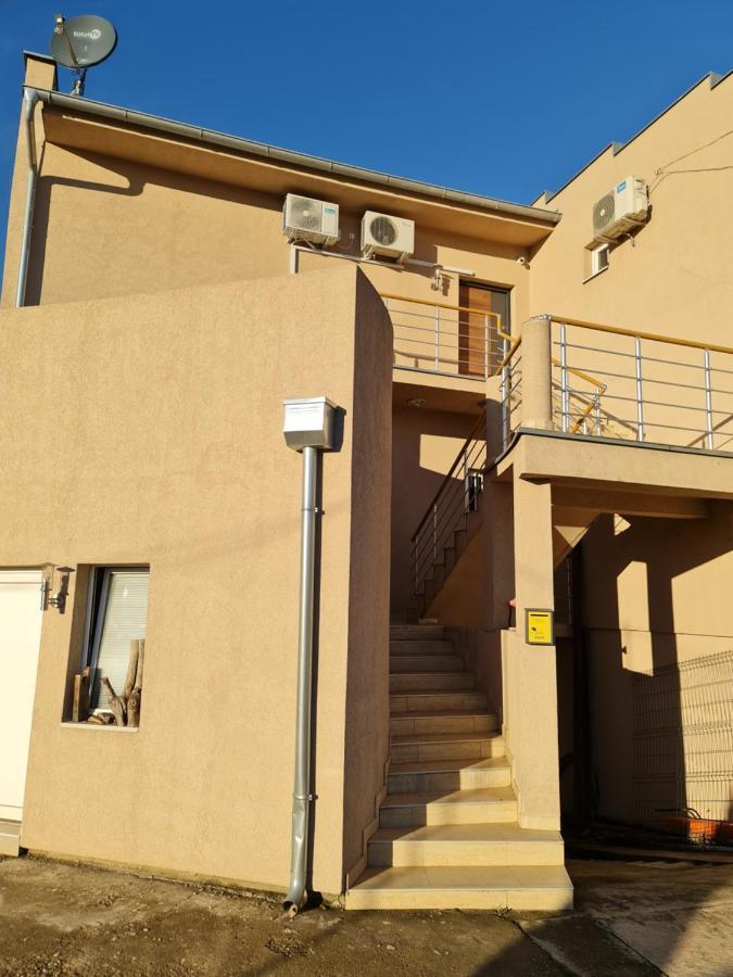 סורצ'ין Airport Molko Apartments מראה חיצוני תמונה